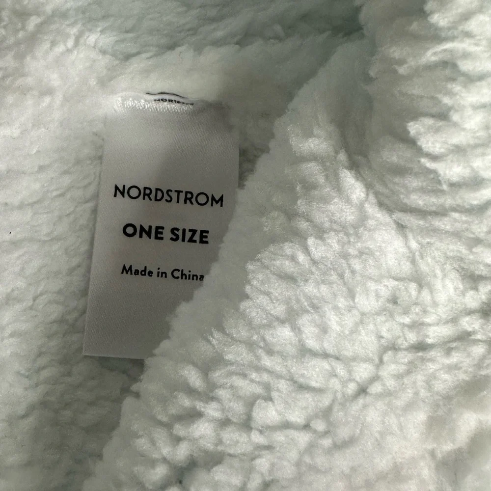 Nordstrom Ribbed Knit Fleece Lined Faux Fur Pom Pom Beanie NWT Purple Pastel